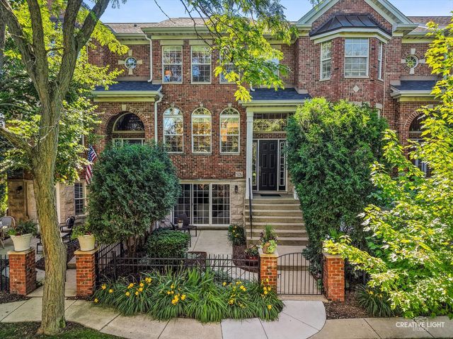 926 Shandrew Drive 926, Naperville, IL 60540