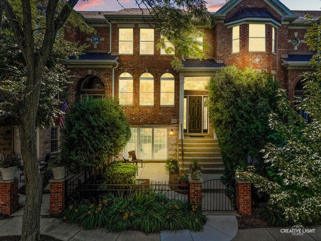 926 Shandrew Drive 926, Naperville, IL 60540