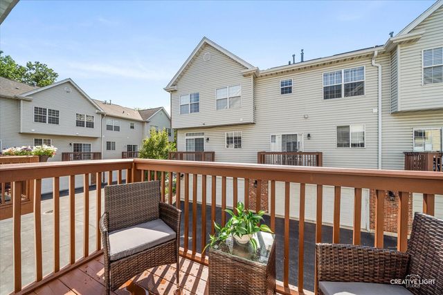 926 Shandrew Drive 926, Naperville, IL 60540