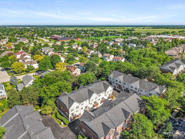 926 Shandrew Drive 926, Naperville, IL 60540