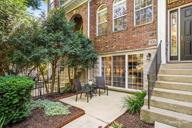 926 Shandrew Drive 926, Naperville, IL 60540