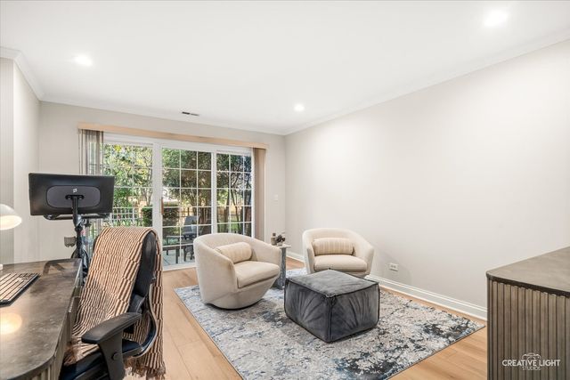 926 Shandrew Drive 926, Naperville, IL 60540