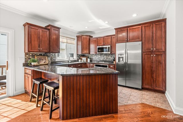 926 Shandrew Drive 926, Naperville, IL 60540