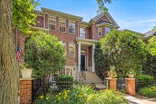 926 Shandrew Drive 926, Naperville, IL 60540