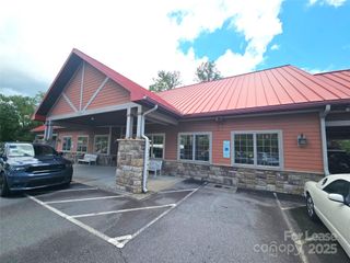 1216 Asheville Highway, Hendersonville, NC 28791