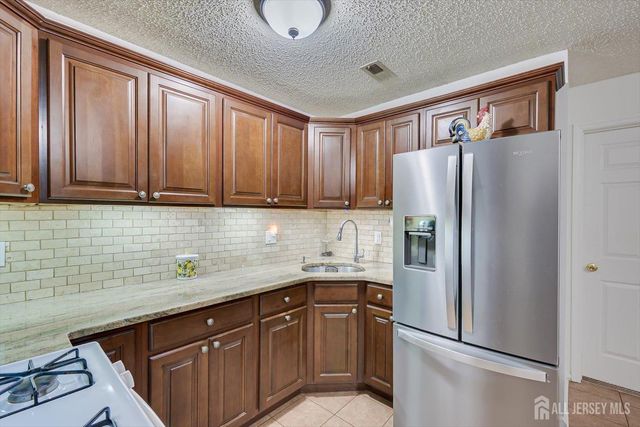 150 Prestwick Way, Edison, NJ 08820