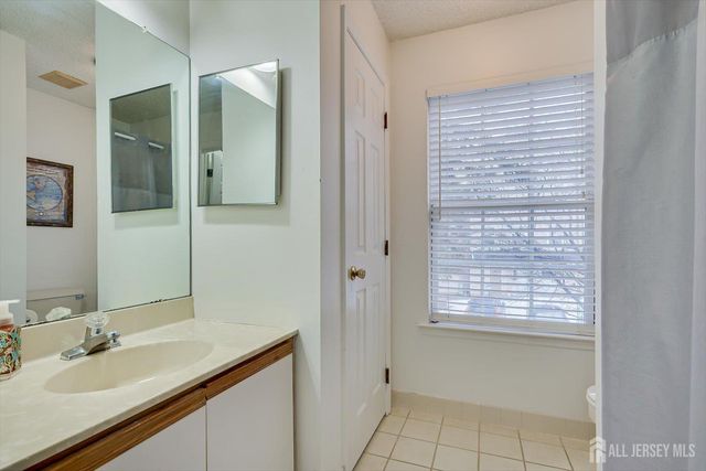 150 Prestwick Way, Edison, NJ 08820