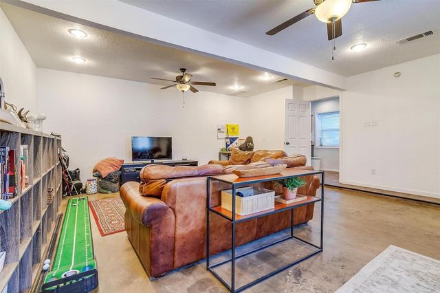 2212 Ridge Lane, Grapevine, TX 76051