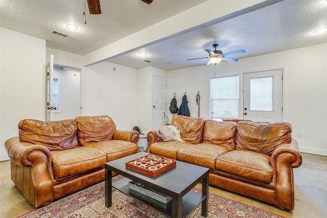 2212 Ridge Lane, Grapevine, TX 76051