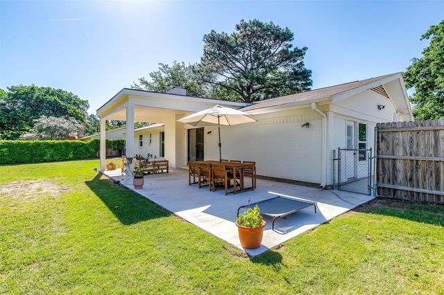 2212 Ridge Lane, Grapevine, TX 76051