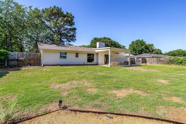 2212 Ridge Lane, Grapevine, TX 76051