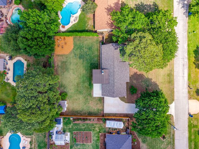 2212 Ridge Lane, Grapevine, TX 76051