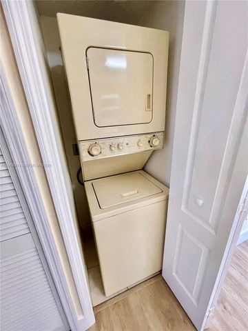 4681 NW 9th St 211, Miami, FL 33126