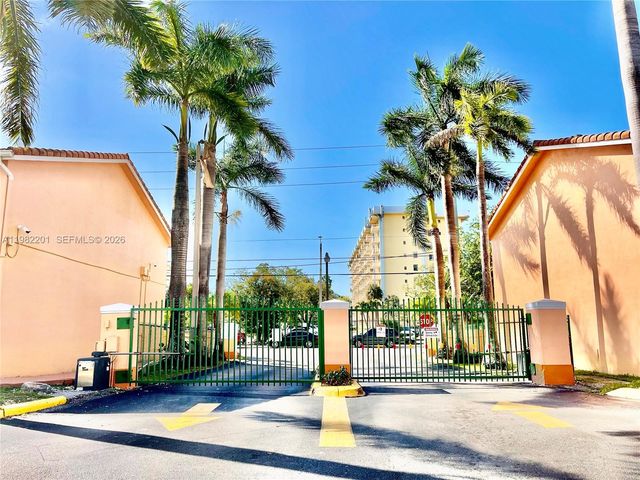 4681 NW 9th St 211, Miami, FL 33126