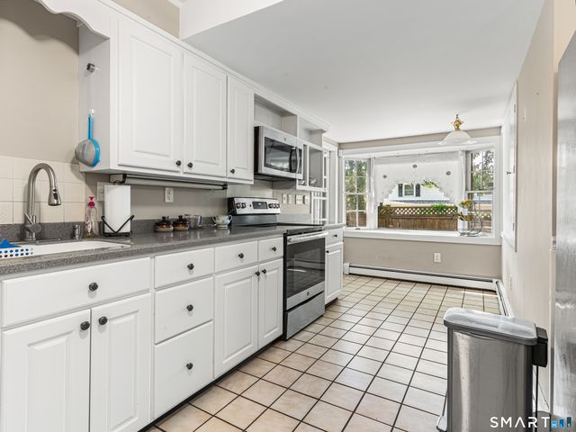 15 Ezra Road, Danbury, CT 06811