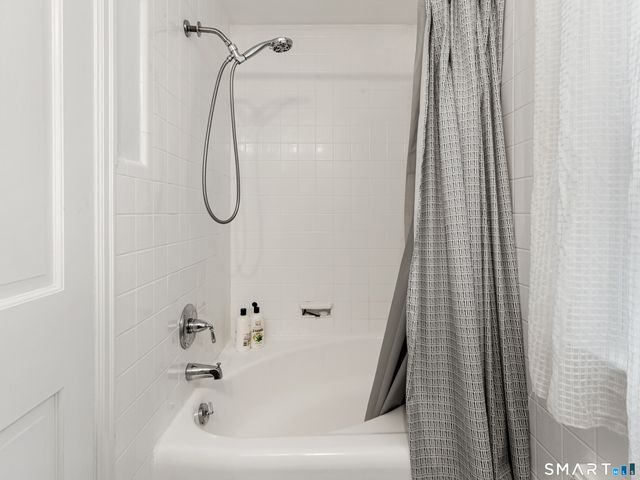 15 Ezra Road, Danbury, CT 06811