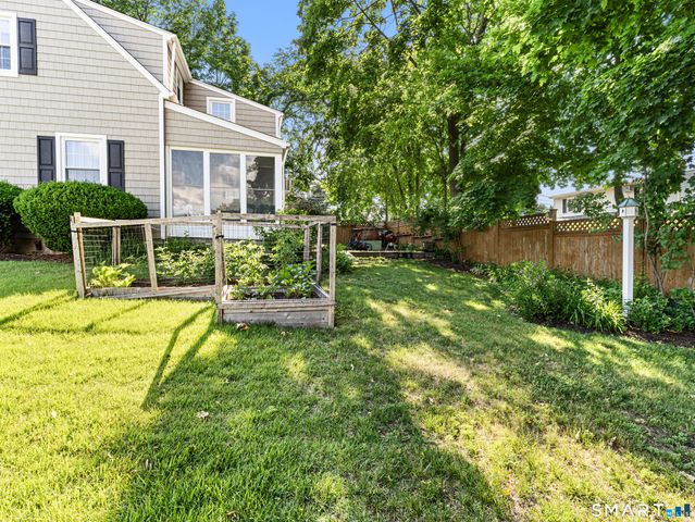 15 Ezra Road, Danbury, CT 06811