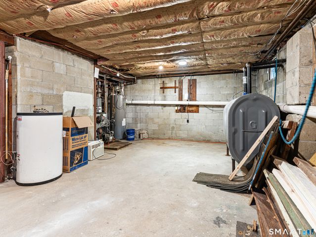 15 Ezra Road, Danbury, CT 06811