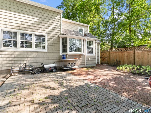 15 Ezra Road, Danbury, CT 06811