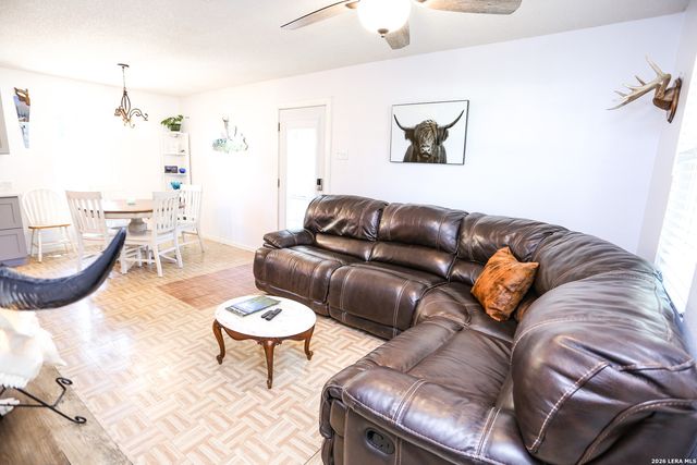 124 COVE DR, Pipe Creek, TX 78063
