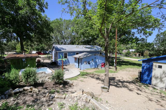 124 COVE DR, Pipe Creek, TX 78063