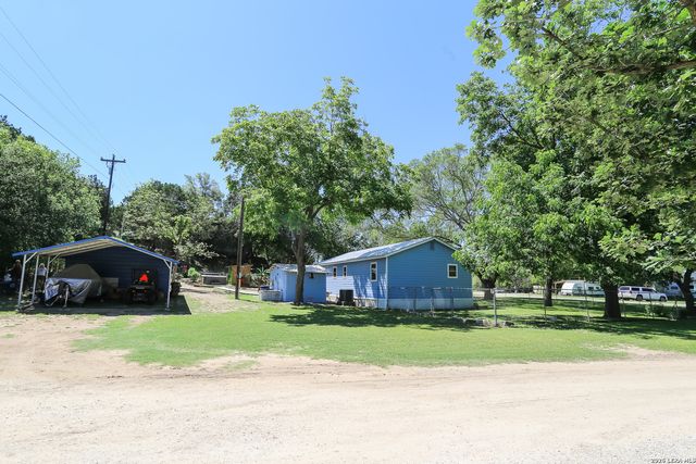 124 COVE DR, Pipe Creek, TX 78063