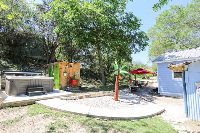 124 COVE DR, Pipe Creek, TX 78063