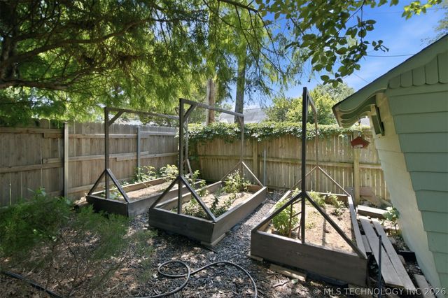 2612 E 17th Place, Tulsa, OK 74104
