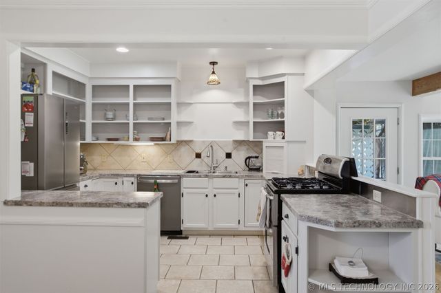 2612 E 17th Place, Tulsa, OK 74104