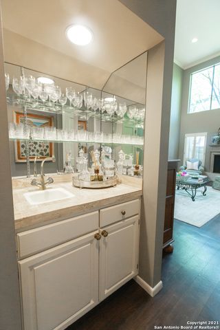 8123 N New Braunfels Ave Apt M, San Antonio, TX 78209