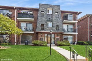 11915 S Lawndale Avenue 2C4, Alsip, IL 60803