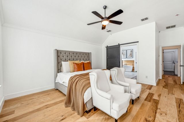 337 Paddle Boat Drive, Granbury, TX 76049