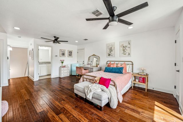 337 Paddle Boat Drive, Granbury, TX 76049