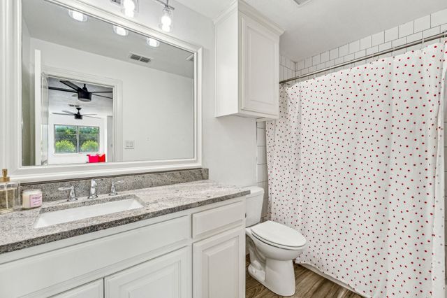 337 Paddle Boat Drive, Granbury, TX 76049