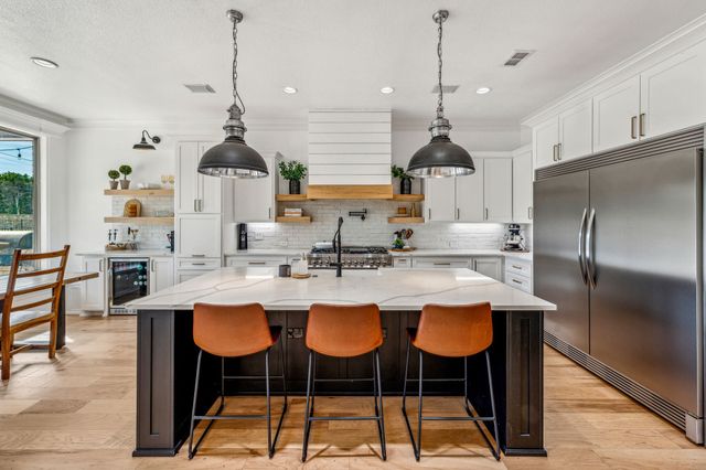 337 Paddle Boat Drive, Granbury, TX 76049