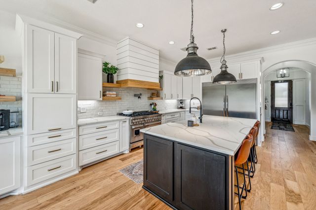 337 Paddle Boat Drive, Granbury, TX 76049