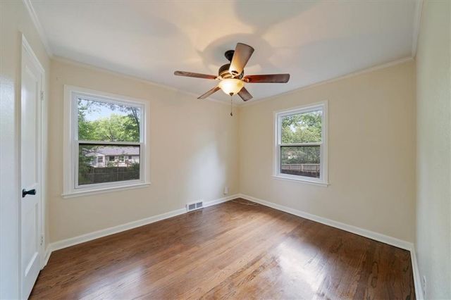 5200 W 72ND Street, Prairie Village, KS 66208
