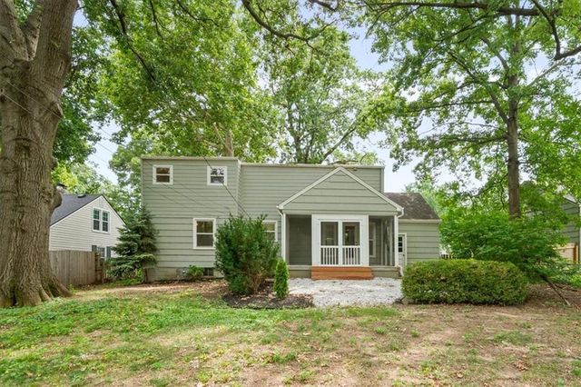 5200 W 72ND Street, Prairie Village, KS 66208