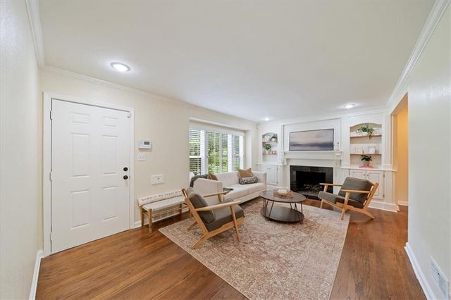 5200 W 72ND Street, Prairie Village, KS 66208