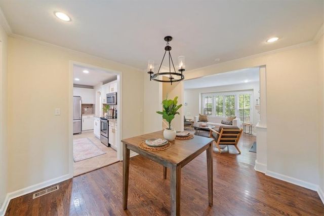 5200 W 72ND Street, Prairie Village, KS 66208