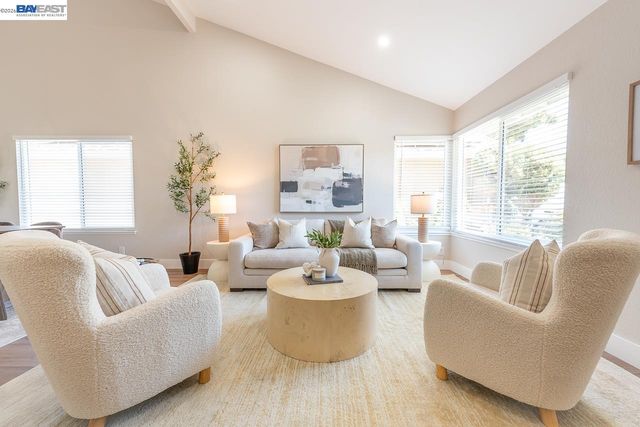 32767 Hilmar St, Union City, CA 94587