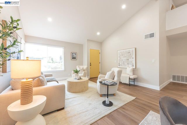 32767 Hilmar St, Union City, CA 94587