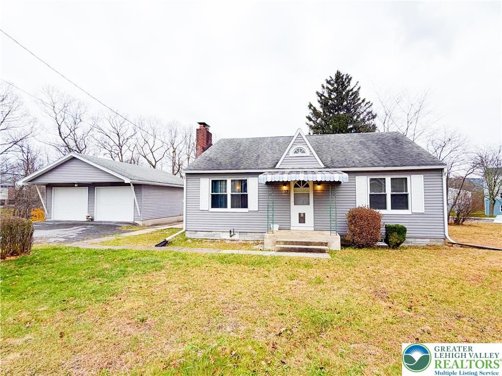 17 Mahoning Drive East, Lehighton Boro, PA 18235