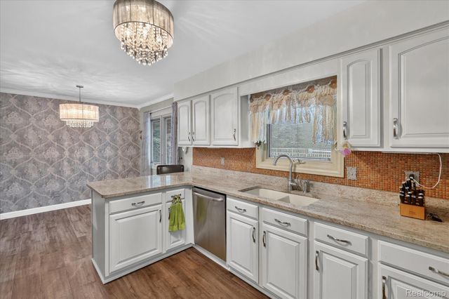 4484 Stacy Court, Vienna Charter Township, MI 48420