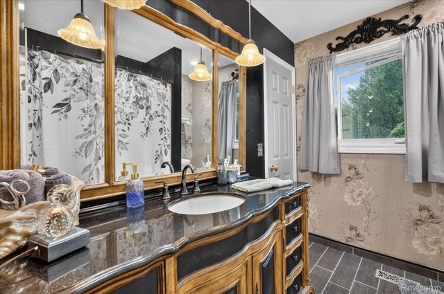 4484 Stacy Court, Vienna Charter Township, MI 48420