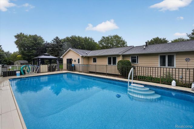 4484 Stacy Court, Vienna Charter Township, MI 48420