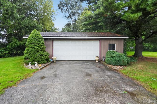 4484 Stacy Court, Vienna Charter Township, MI 48420