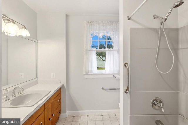 201 W FRANKLIN AVE, Edgewater Park, NJ 08010