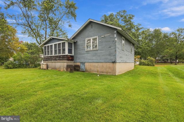 201 W FRANKLIN AVE, Edgewater Park, NJ 08010
