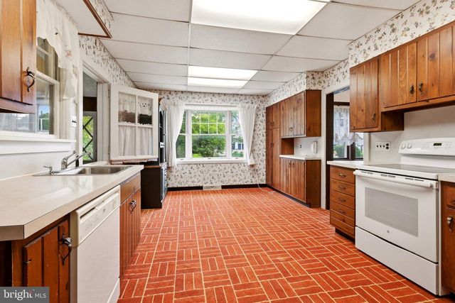 201 W FRANKLIN AVE, Edgewater Park, NJ 08010